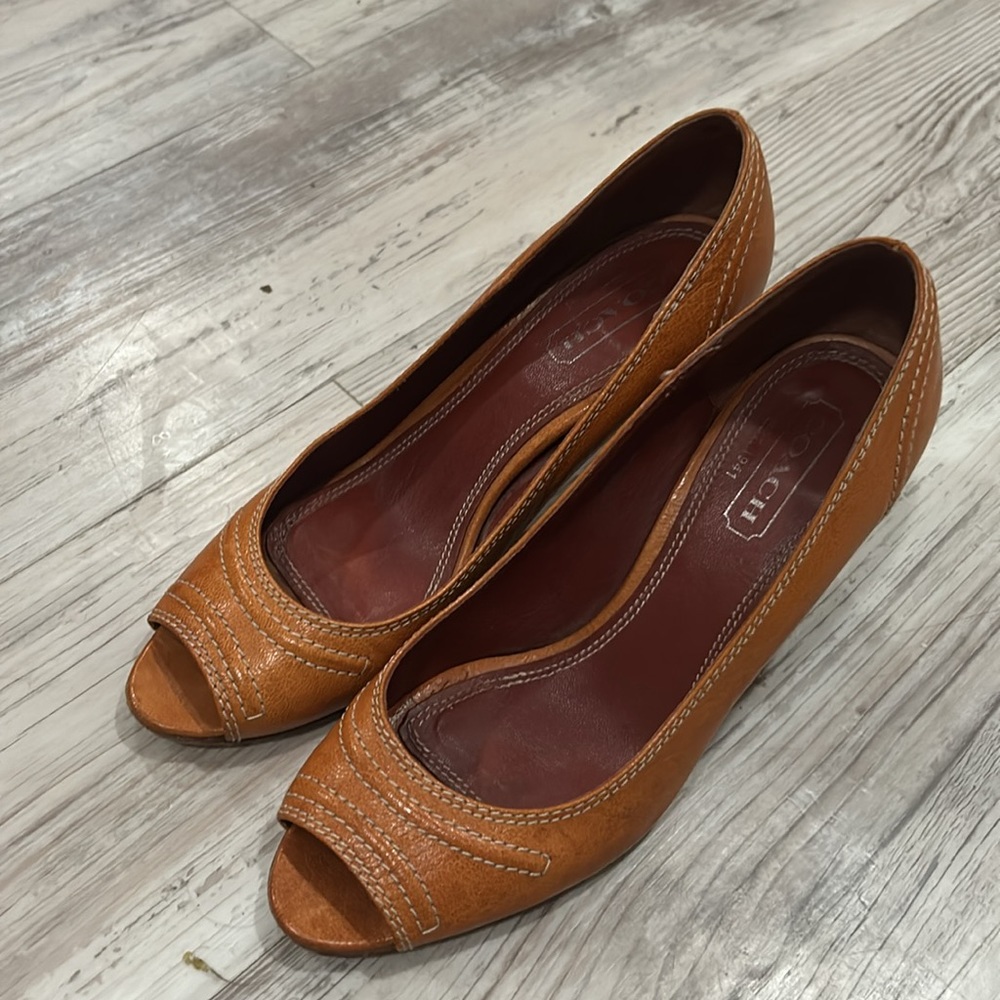 Coach Celeste Vintage Peep Toe Heels Size 7 .5